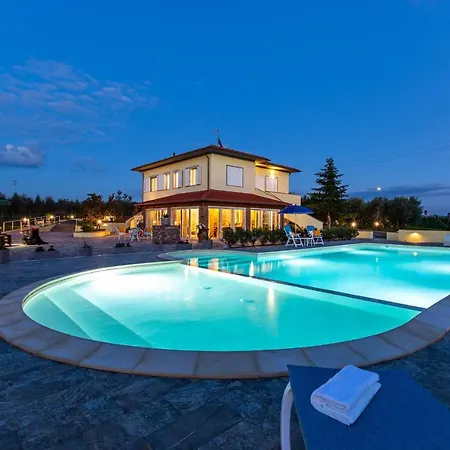 Villa Il Nocciolo 12 *