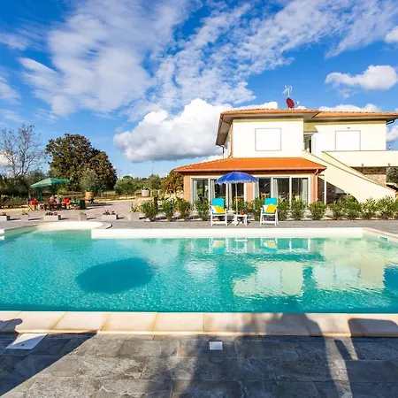 Villa Il Nocciolo 12 Cecina (Livorno)